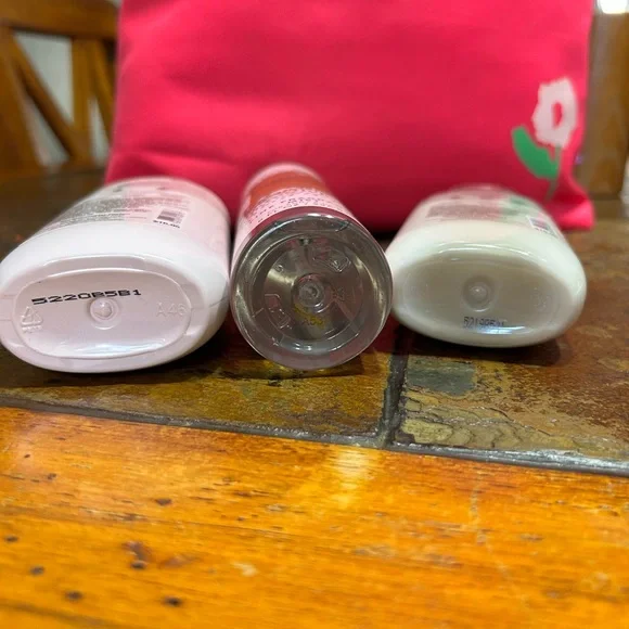 Clinique x Donald collab pink tote with Bath & Body Works Fragrance Set Bundle - Picture 5 of 11